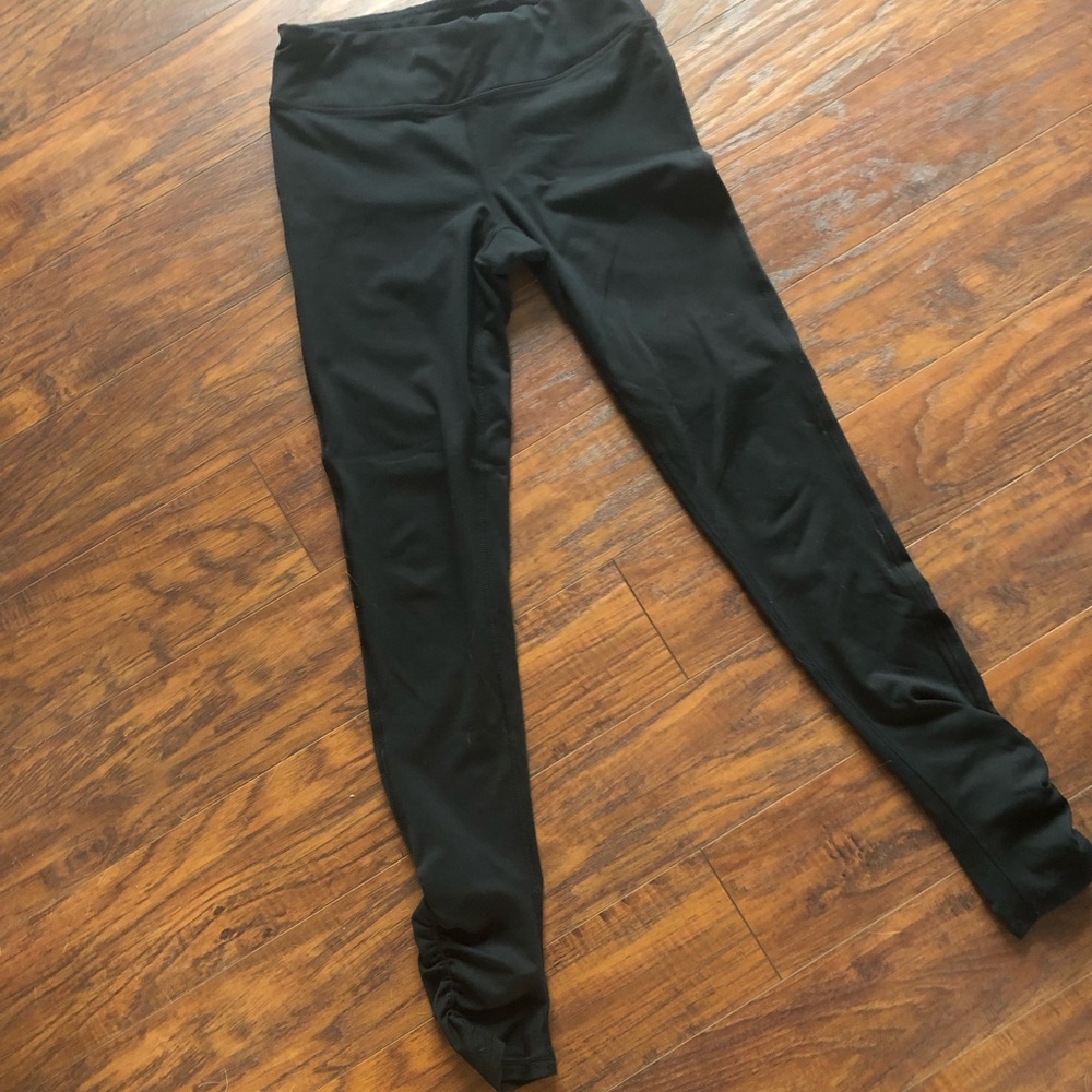 Black workout leggings